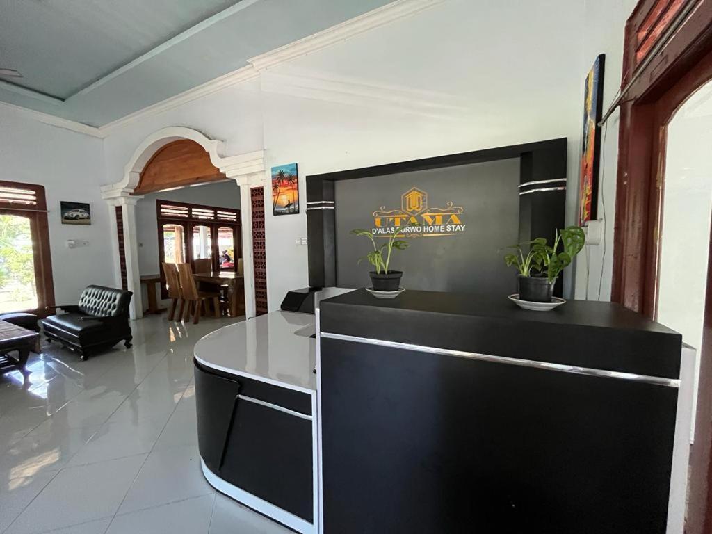 Capital O 92615 Villa Utama D'Alas Purwo Ringinpintu Экстерьер фото